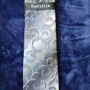 NWT Van Heusen Men's Tie